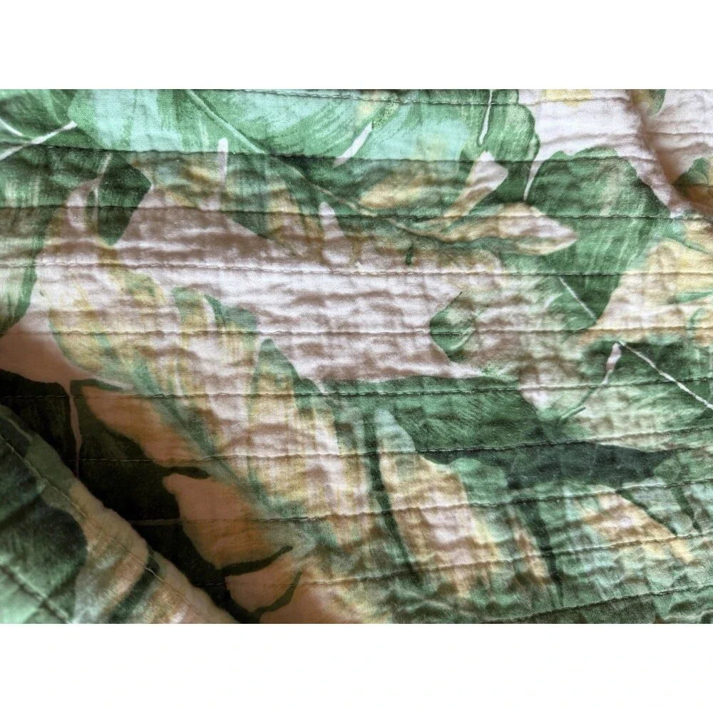 TOMMY BAHAMA TROPICAL FLORAL PALMS Green /White SET OF 2 PILLOW SHAMS Standard
